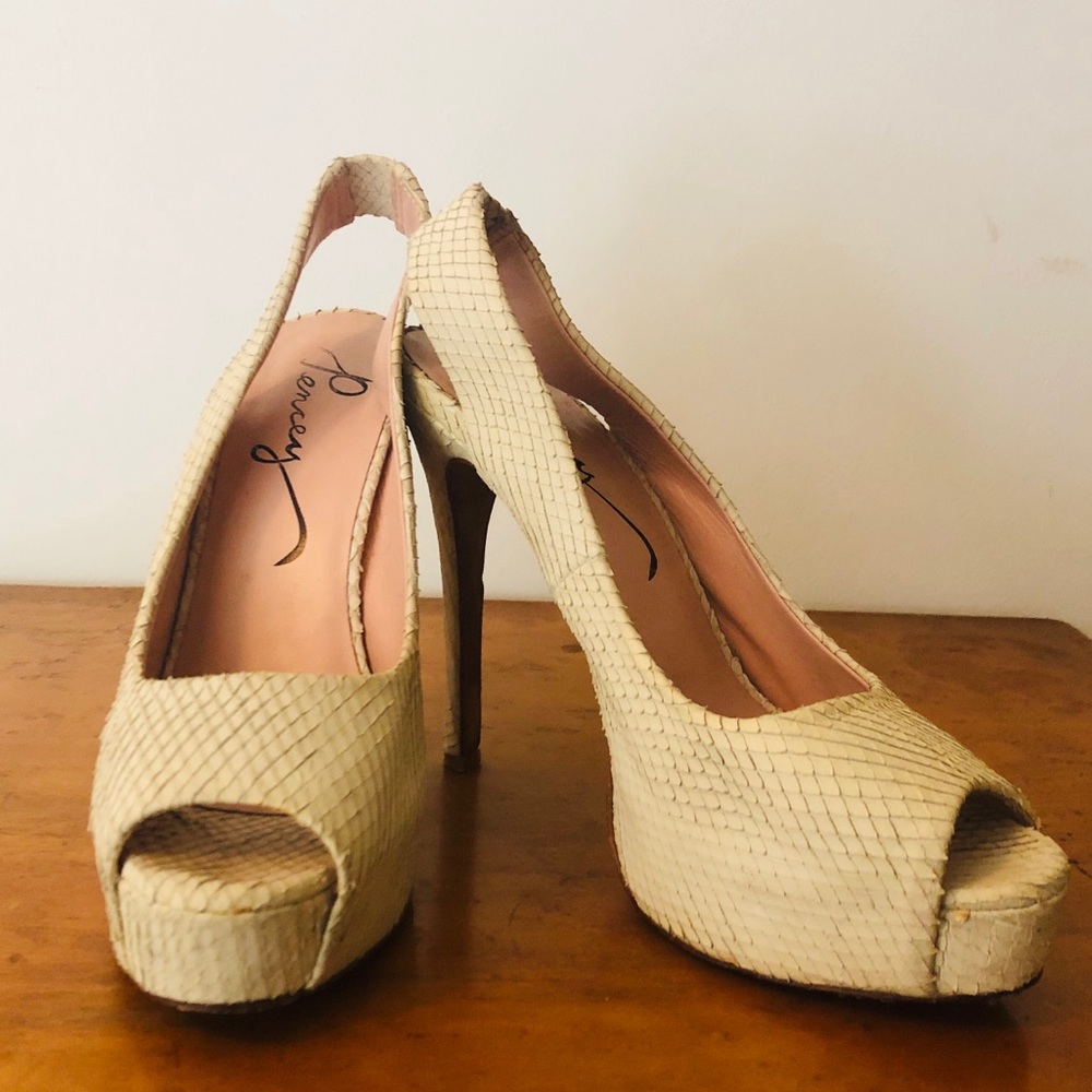 Shoes - Picture 2 of 4